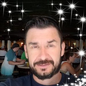 Meet your Posher, Enrique